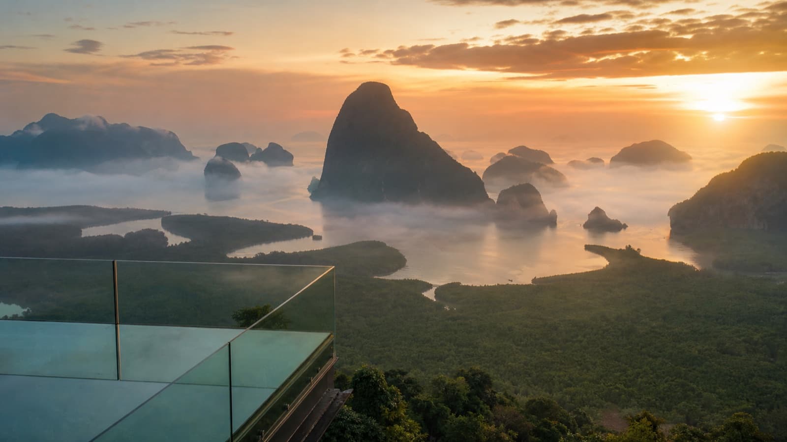 Рассвет ADVENTURE: SAMET NANGSHE VIEWPOINT, остров Джеймса Бонда, AIRPLANE BEACH, AND MA DOO BUA WATER LILIES — экскурсия с Пхукета